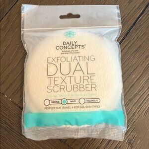 Daily Concepts Exfoliating Dual Texture Scrubber - White